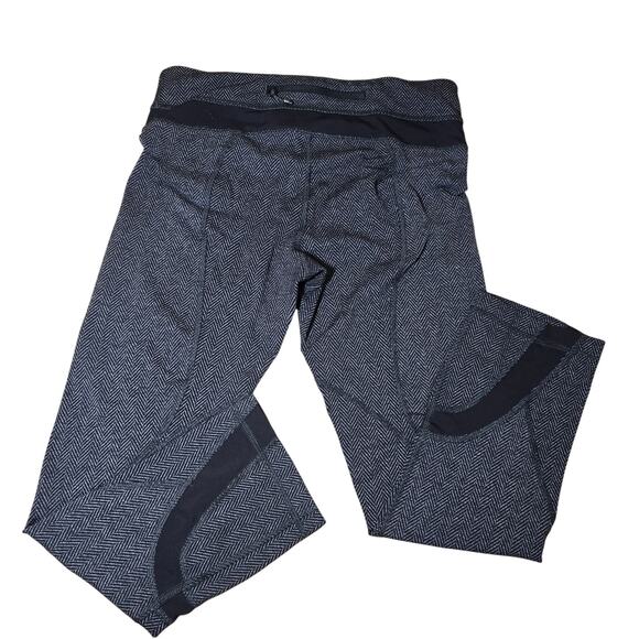Lululemon Run Inspire Crop II Giant Herringbone Black Heathered Size 6 - Picture 2 of 4
